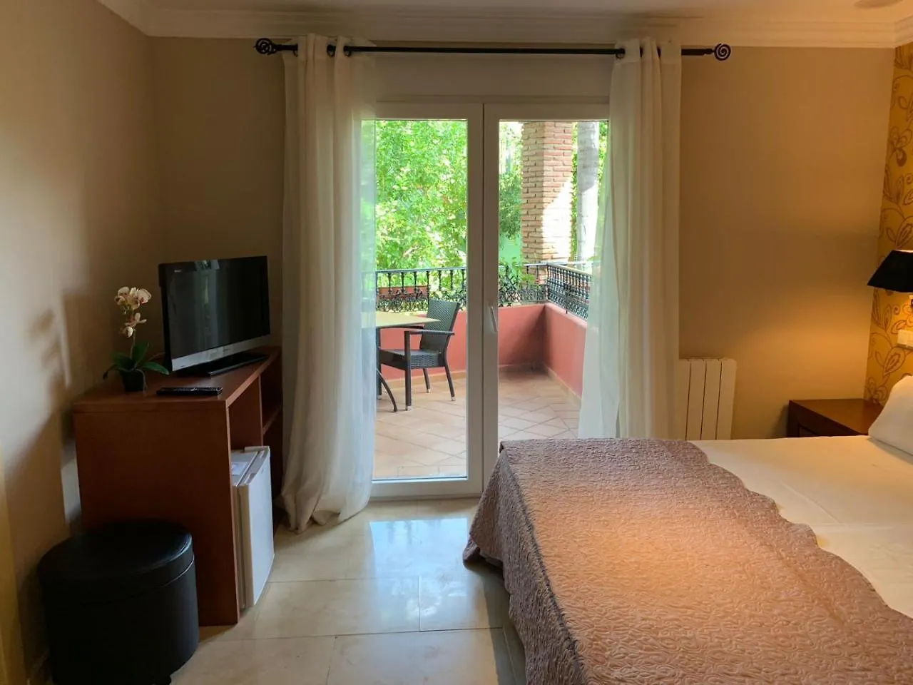 Boutique Hotel Villa San Francisco Μαρμπέλλα 3*,